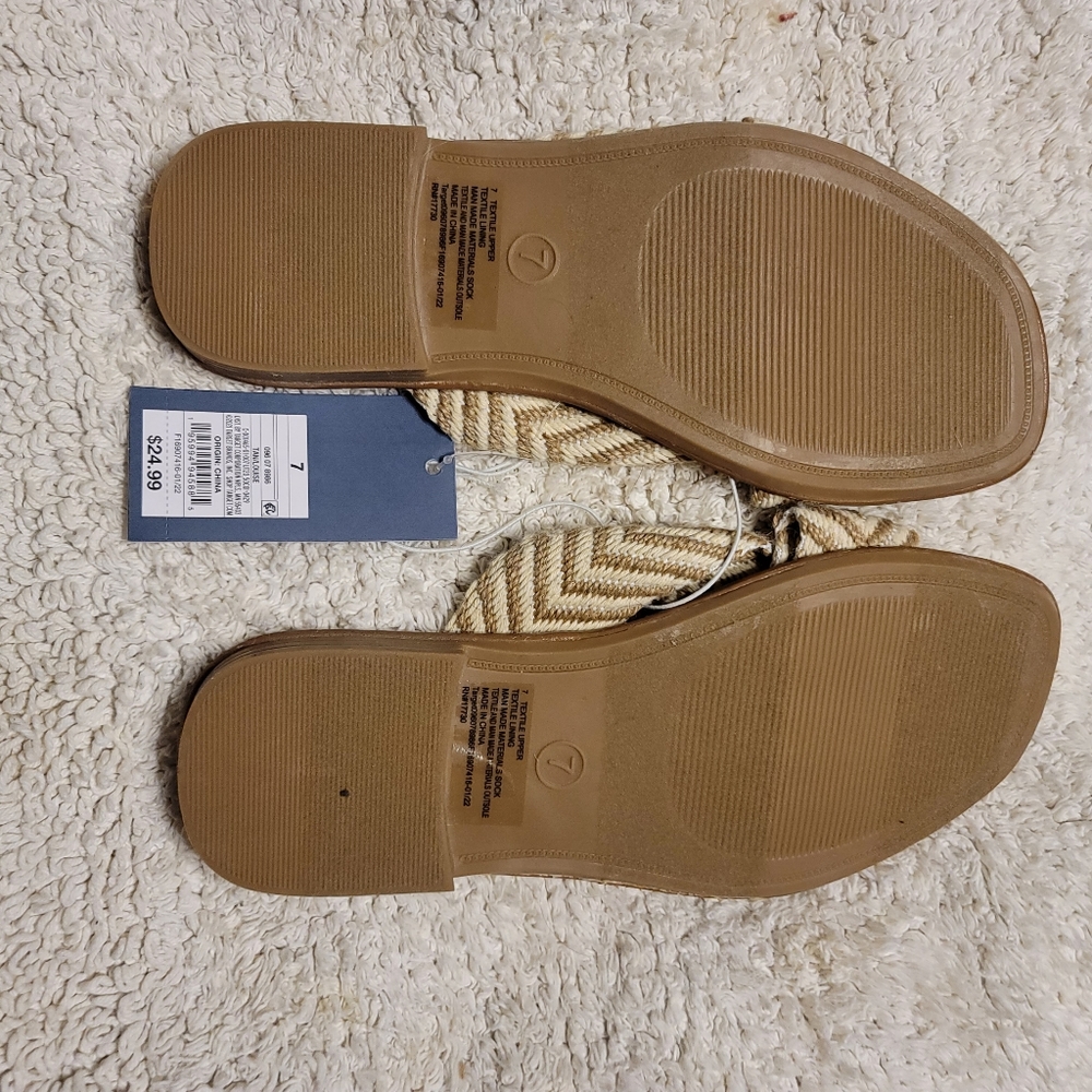 NWT ELEGANT CHEVRON KNOT SLIDE SIZE 7 - Picture 8 of 9